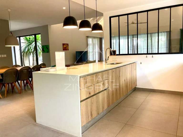Villa saint-gilles-les-bains - 4 bedrooms - 276m²