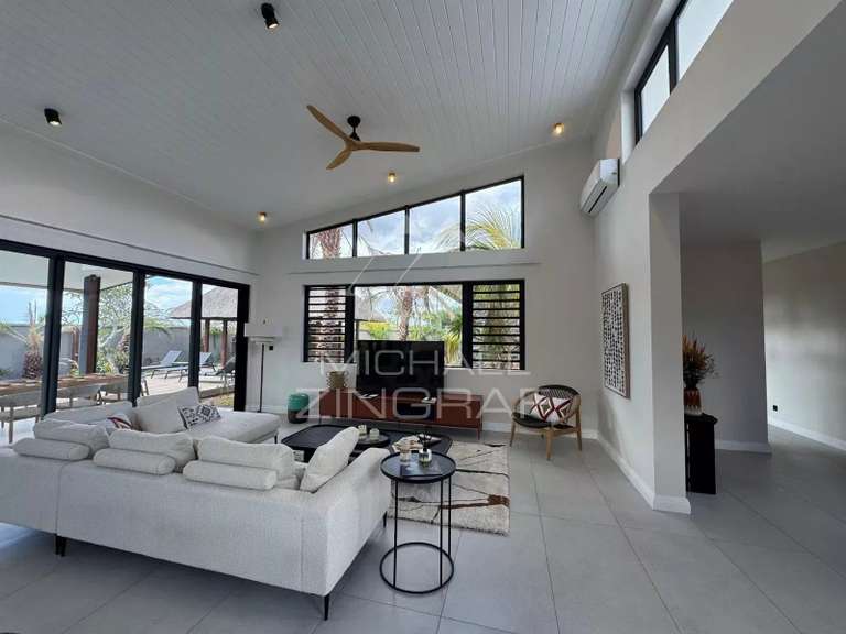 Villa saint-gilles-les-bains - 4 bedrooms - 350m²