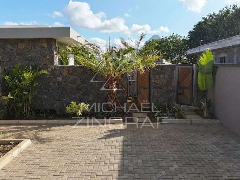 Villa saint-gilles-les-bains - 4 bedrooms - 350m²