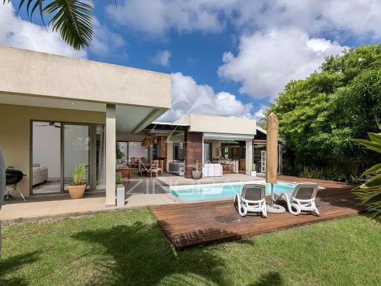 Villa saint-gilles-les-bains - 3 bedrooms - 331m²