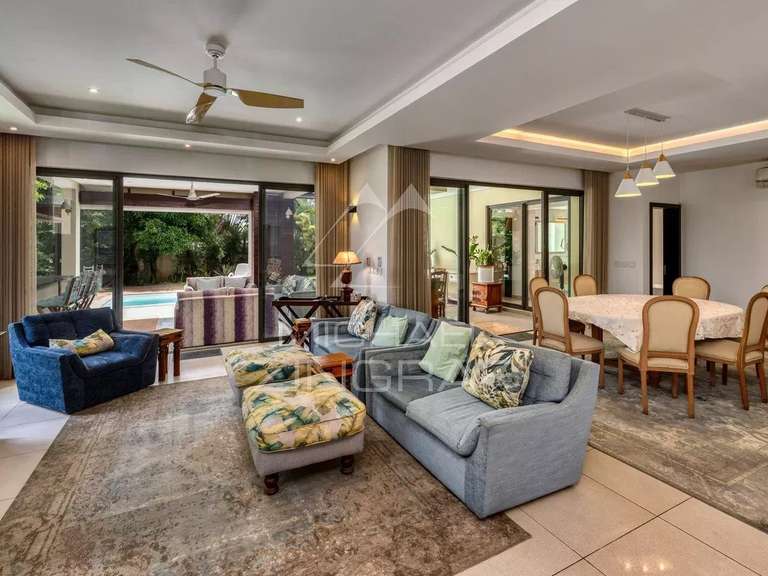 Villa saint-gilles-les-bains - 3 bedrooms - 331m²