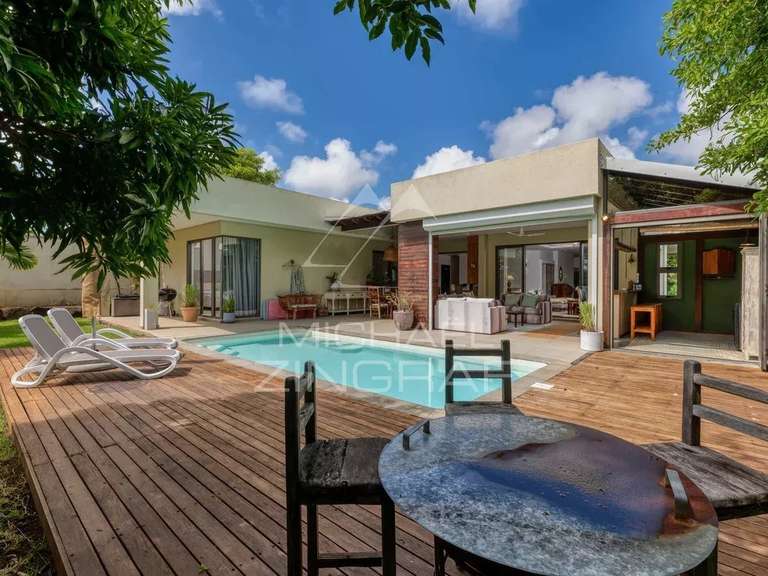Villa saint-gilles-les-bains - 3 bedrooms - 331m²