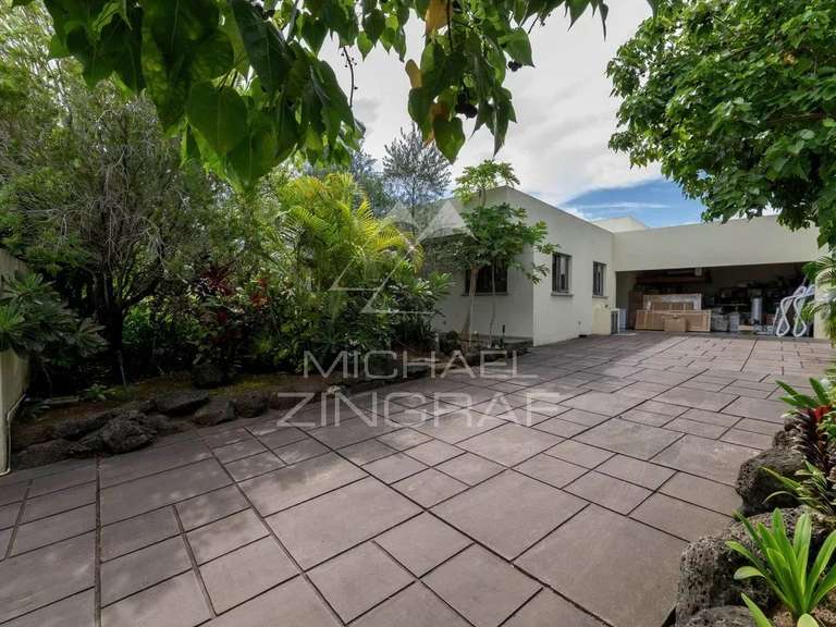 Villa saint-gilles-les-bains - 3 bedrooms - 331m²