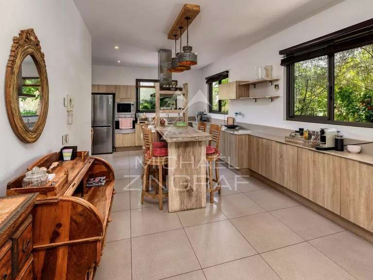 Villa saint-gilles-les-bains - 3 bedrooms - 331m²