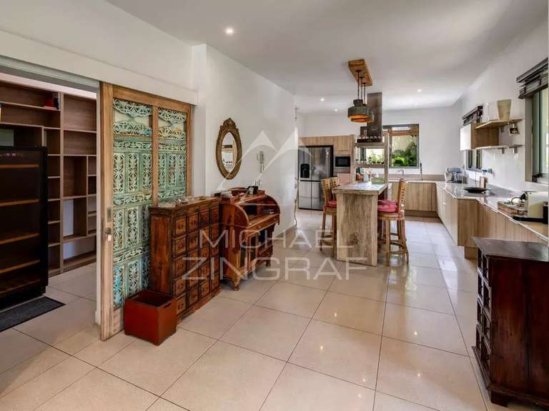 Villa saint-gilles-les-bains - 3 bedrooms - 331m²