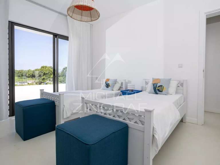 Villa saint-gilles-les-bains - 3 bedrooms - 245m²