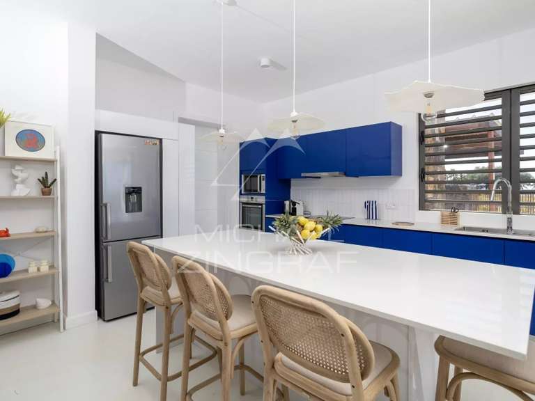 Villa saint-gilles-les-bains - 3 bedrooms - 245m²