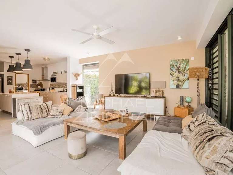 Villa saint-gilles-les-bains - 4 bedrooms - 353m²