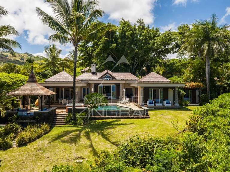 Villa saint-gilles-les-bains - 5 bedrooms - 500m²