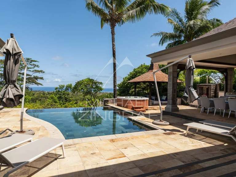 Villa saint-gilles-les-bains - 5 bedrooms - 500m²