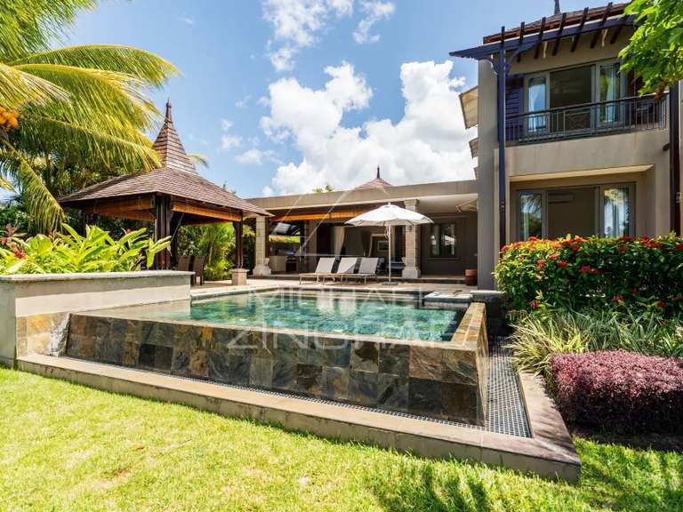 Villa saint-gilles-les-bains - 4 bedrooms - 200m²