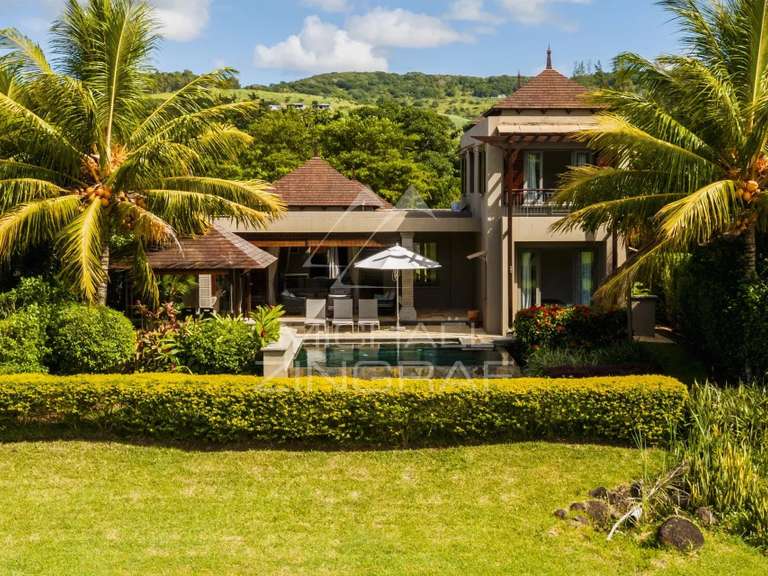 Villa saint-gilles-les-bains - 4 bedrooms - 200m²