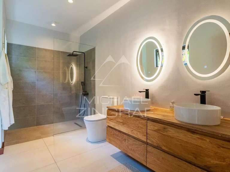 Villa Saint-gilles-les-bains - 3 chambres - 270m²