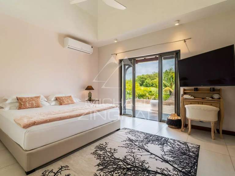 Villa Saint-gilles-les-bains - 3 chambres - 270m²