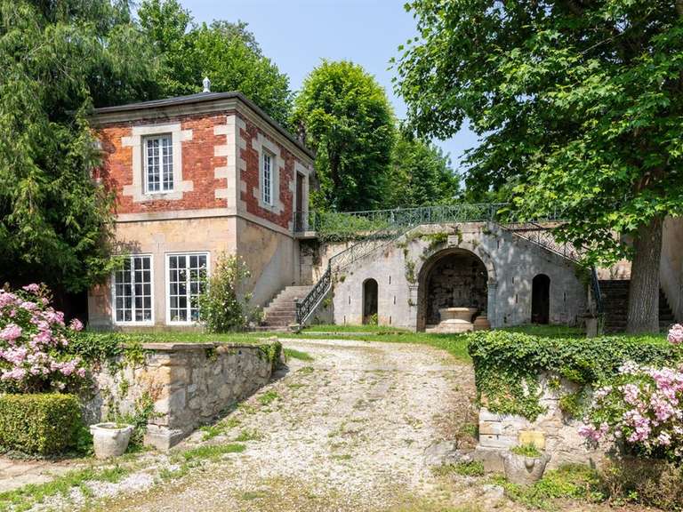 Castle Saint-Héand - 7 bedrooms - 430m²
