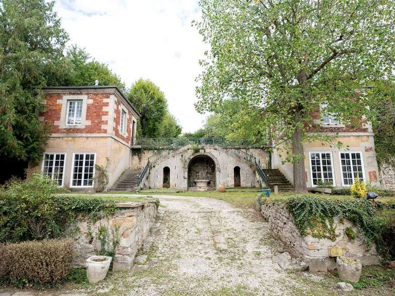 Château Saint-Héand - 7 chambres - 1250m²