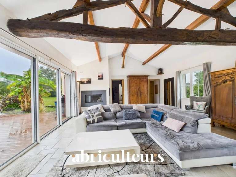 Maison Saint-Hilaire-de-Chaléons - 4 chambres - 217m²