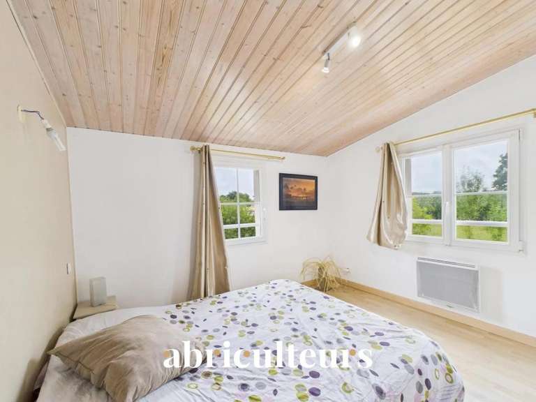 Maison Saint-Hilaire-de-Chaléons - 4 chambres - 217m²