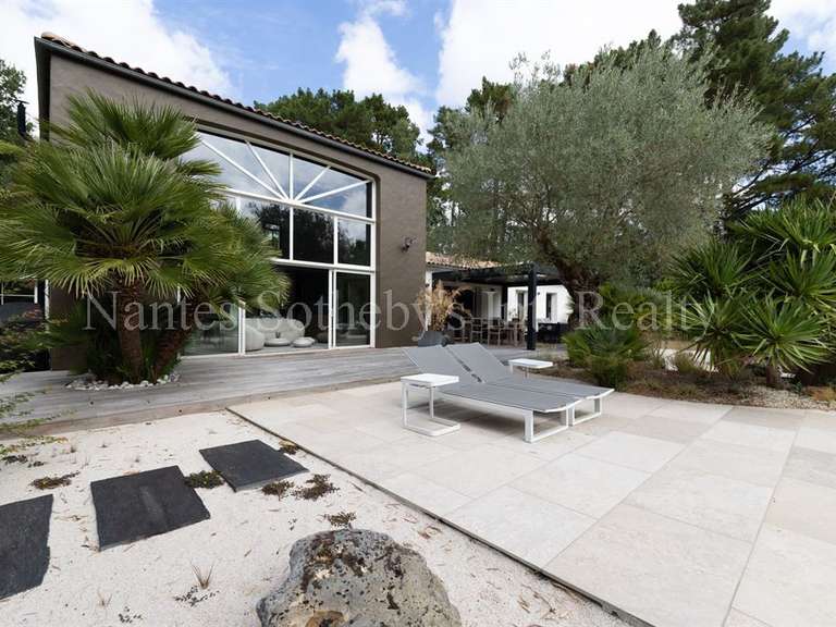 Maison Saint-Hilaire-de-Riez - 4 chambres - 264m²