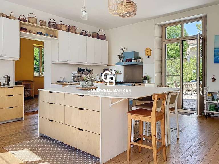 House Saint-Hilaire-de-Villefranche - 900m²