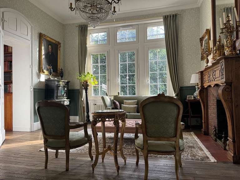 Maison Saint-Hilaire-du-Harcouët - 8 chambres - 350m²