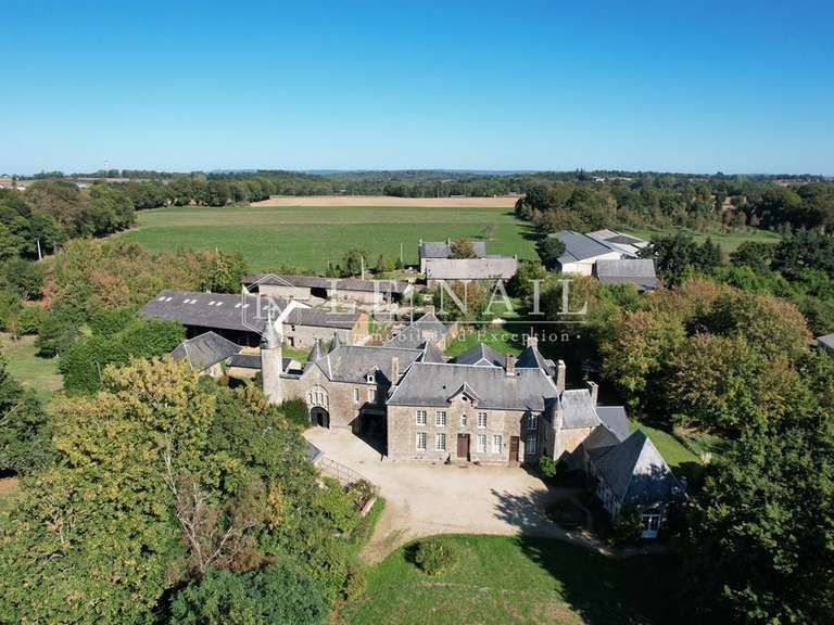 Manoir Saint-Hilaire-du-Harcouët - 6 chambres - 510m²