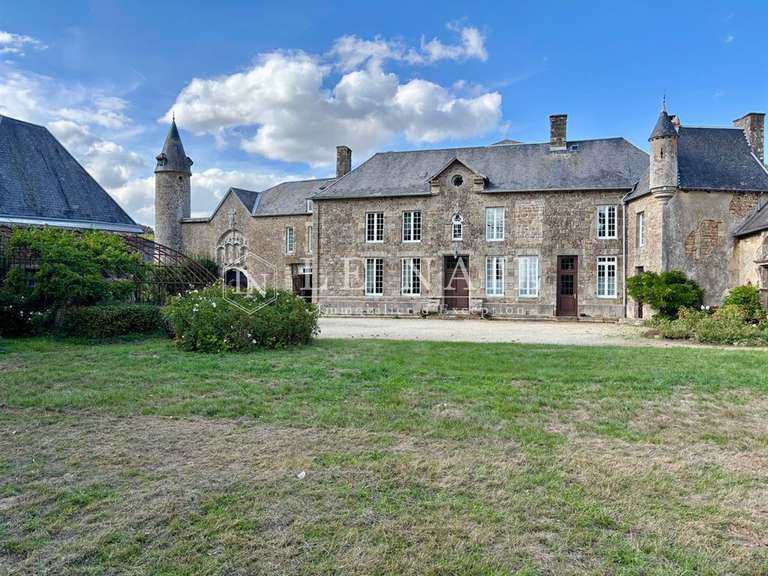 Manoir Saint-Hilaire-du-Harcouët - 6 chambres - 510m²