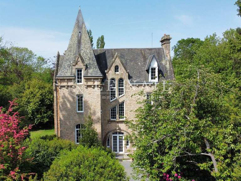 Manoir Saint-Hilaire-du-Harcouët - 8 chambres - 350m²