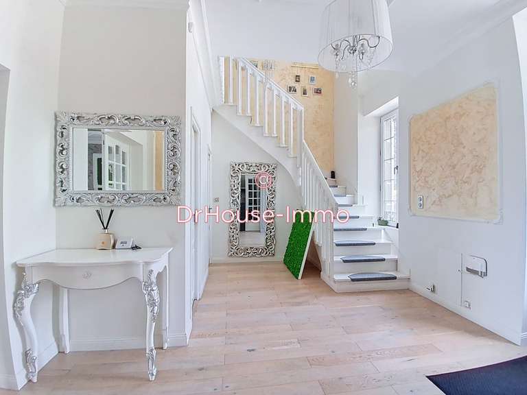 Villa Saint-Hilaire-du-Harcouët - 5 chambres - 199m²