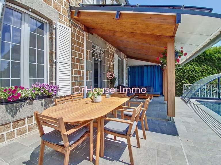 Villa Saint-Hilaire-du-Harcouët - 5 chambres - 199m²