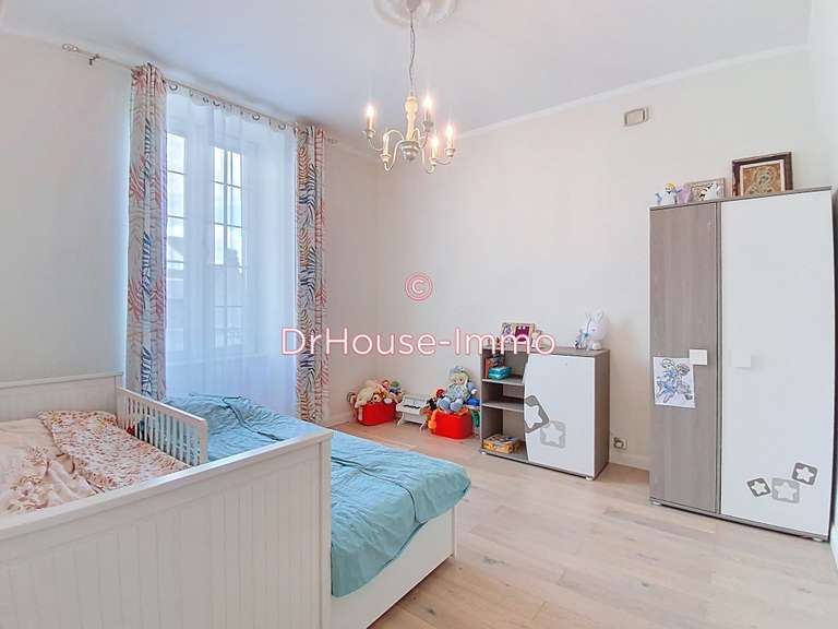 Villa Saint-Hilaire-du-Harcouët - 5 chambres - 199m²
