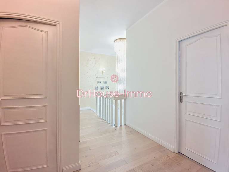 Villa Saint-Hilaire-du-Harcouët - 5 chambres - 199m²
