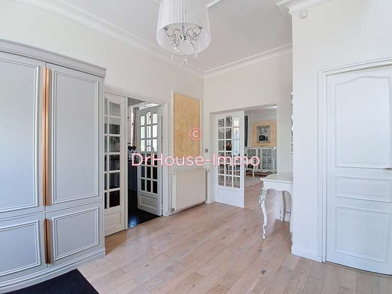Villa Saint-Hilaire-du-Harcouët - 5 chambres - 199m²