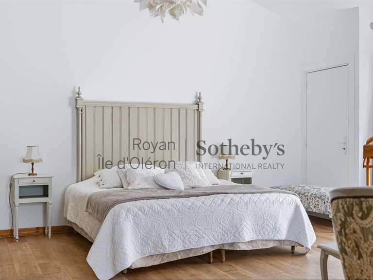 Maison Saint-Hippolyte - 768m²