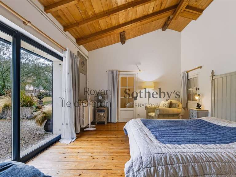 Maison Saint-Hippolyte - 768m²
