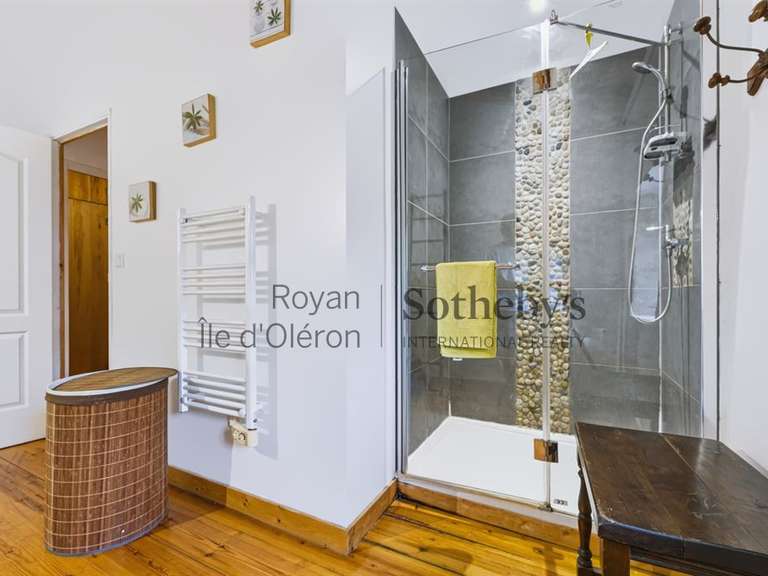 Maison Saint-Hippolyte - 768m²
