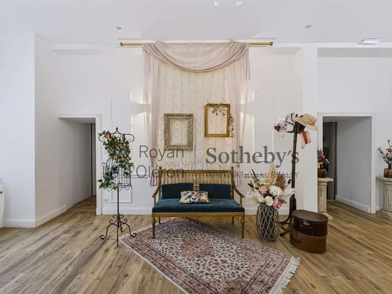 Maison Saint-Hippolyte - 768m²