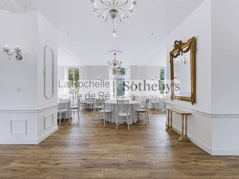 Maison Saint-Hippolyte - 768m²