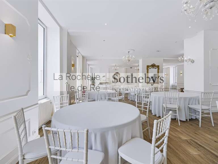 Maison Saint-Hippolyte - 768m²