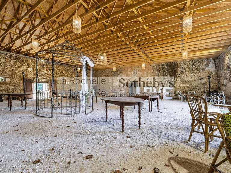 Maison Saint-Hippolyte - 768m²