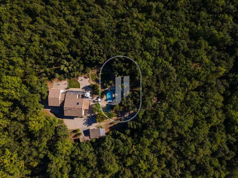 Propriété Saint-Hippolyte-du-Fort - 4 chambres - 148m²