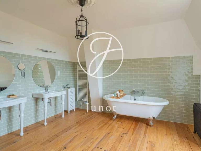 Château Saint-Illiers-la-Ville - 7 chambres - 407m²