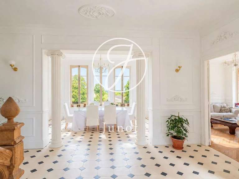 Château Saint-Illiers-la-Ville - 7 chambres - 407m²