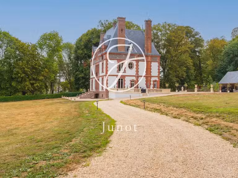 Château Saint-Illiers-la-Ville - 7 chambres - 407m²