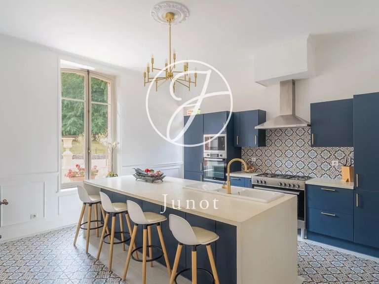 Château Saint-Illiers-la-Ville - 7 chambres - 407m²