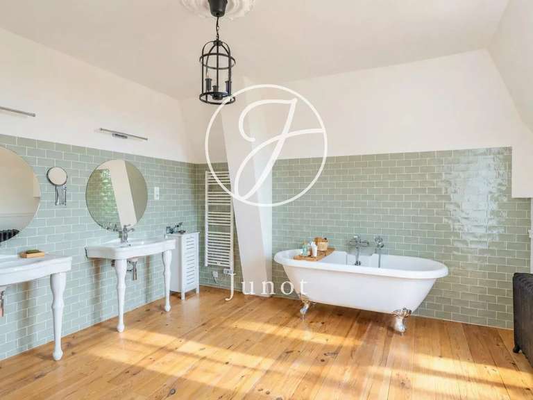 Château Saint-Illiers-la-Ville - 7 chambres - 407m²