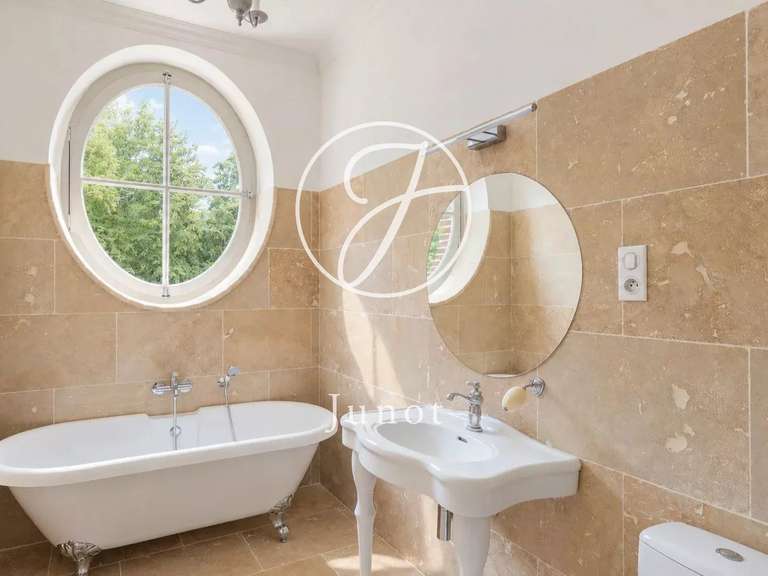 Château Saint-Illiers-la-Ville - 7 chambres - 407m²