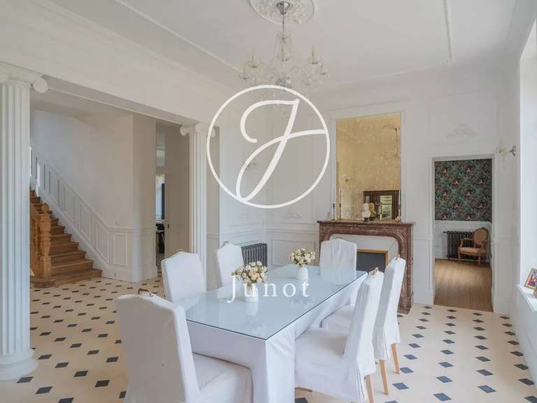 Château Saint-Illiers-la-Ville - 7 chambres - 407m²
