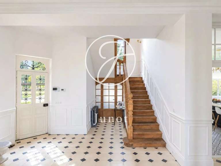 Château Saint-Illiers-la-Ville - 7 chambres - 407m²