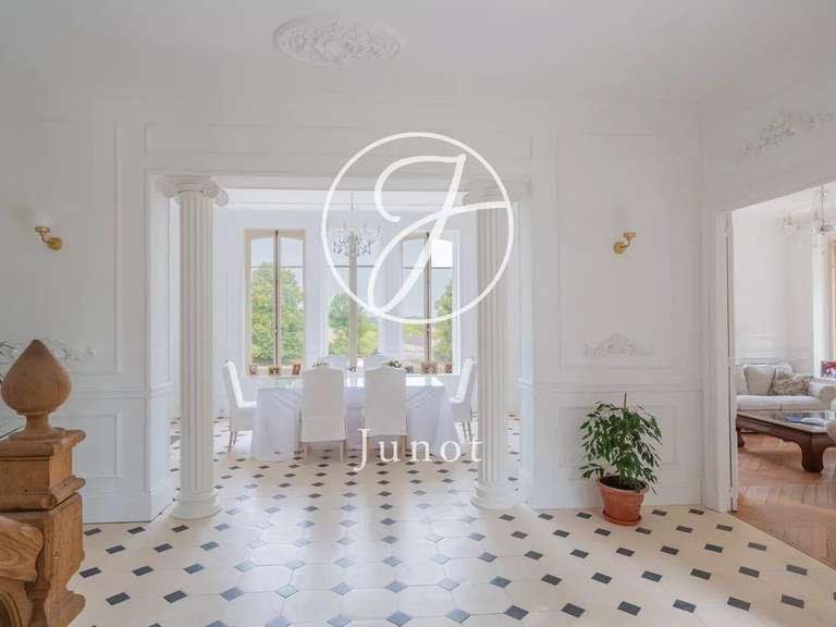 Château Saint-Illiers-la-Ville - 7 chambres - 407m²